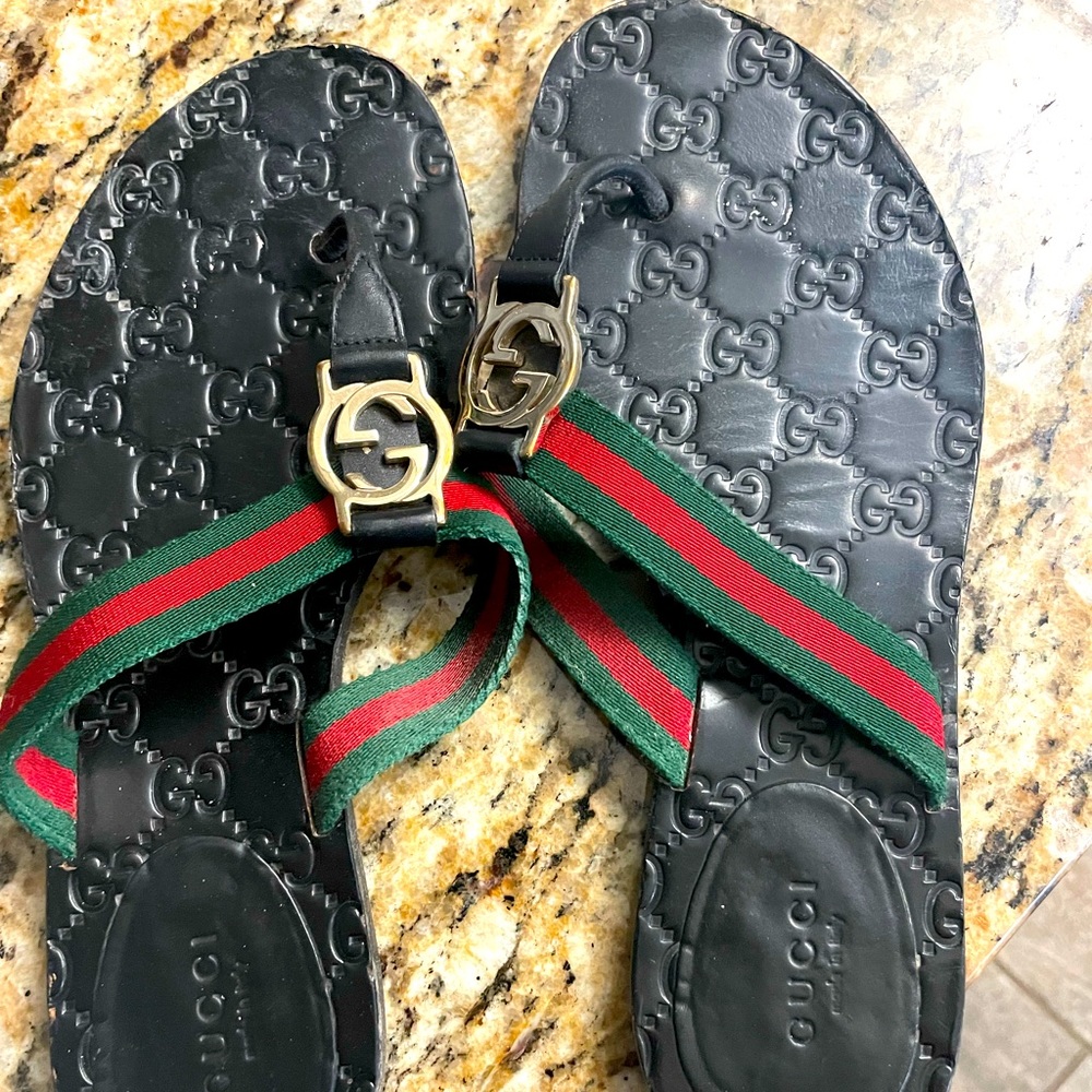 Authentic Gucci women’s thong sandal